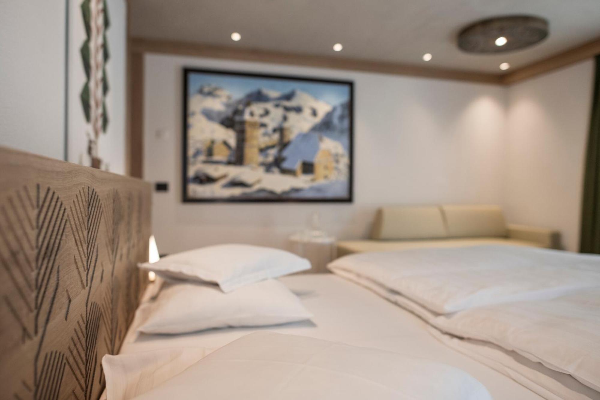 Posta Zirm Hotel Corvara In Badia Εξωτερικό φωτογραφία