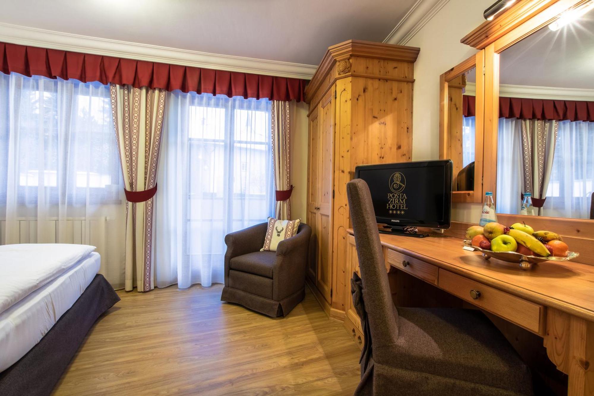 Posta Zirm Hotel Corvara In Badia Εξωτερικό φωτογραφία